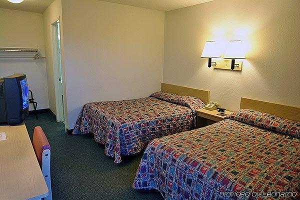 קוראלוויל Super 7 Motel מראה חיצוני תמונה
